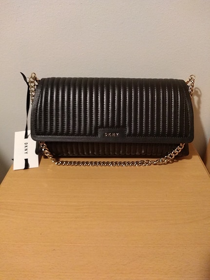 Uusi DKNY laukku/ clutch bag, nahkaa