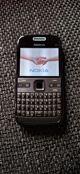 NOKIA E72