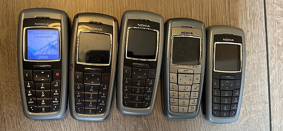 Nokia 2600 puhelimia
