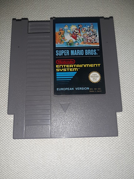 Nintendo 8 bit super marjo bros