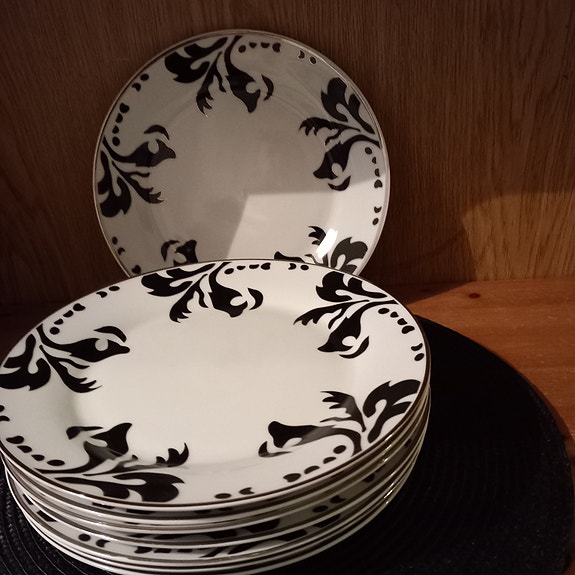 Ruokailulautaset a la Sara