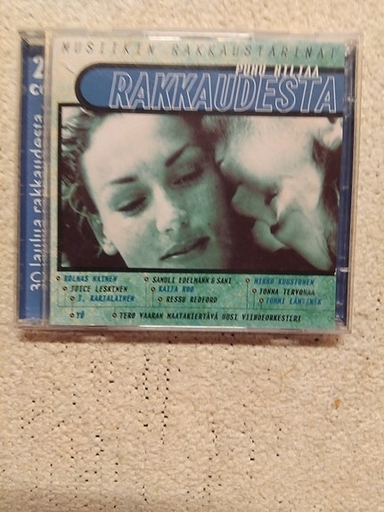 Puhu hiljaa rakkaudesta CD-levy 30 laulua rakkaudesta