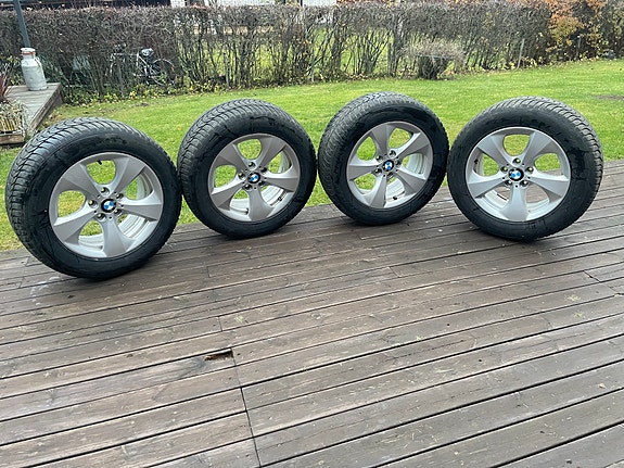 BMW X3 F25 vanteet ja renkaat