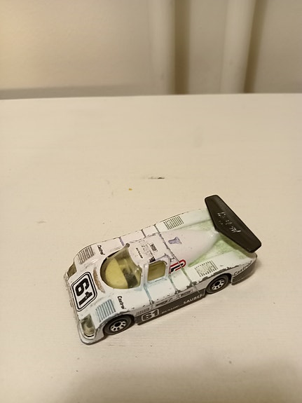 Matchbox Race Car Värillinen kilpa-auto 1:55