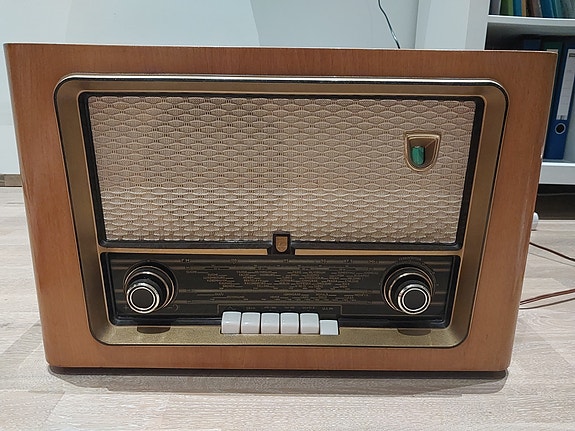 Toimiva Philips putkiradio