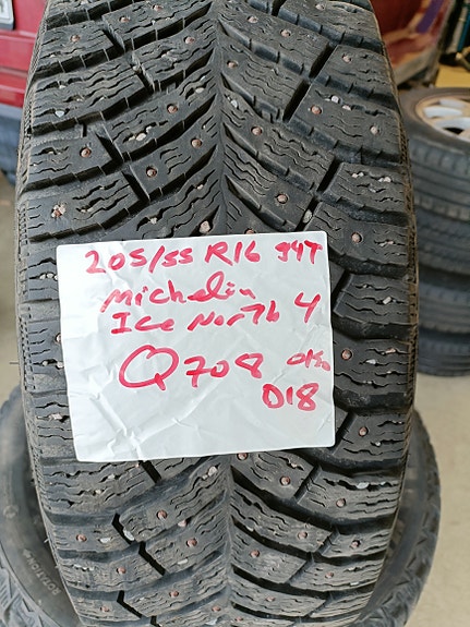 NASTARENKAAT  205/55R!6 94T  Michelin Icenorth 4   dot18    Q708