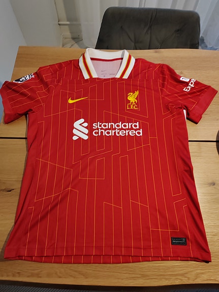Liverpool pelipaita