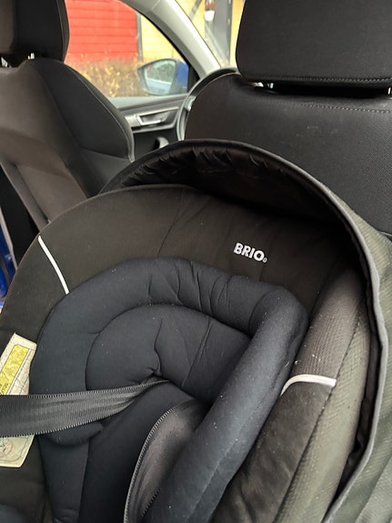 BRIO Turvakaukalo Max. 13 kg musta