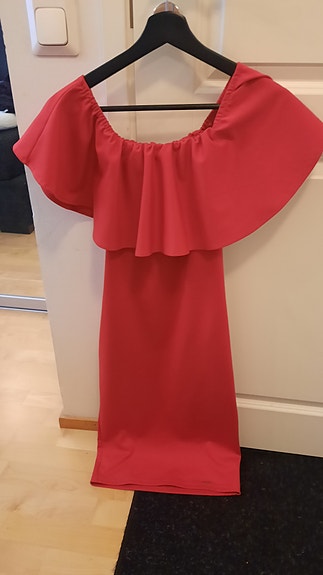 Punainen mekko