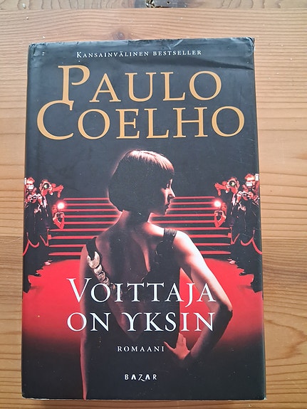 Paulo Coelho Voittaja on Yksin Romaani