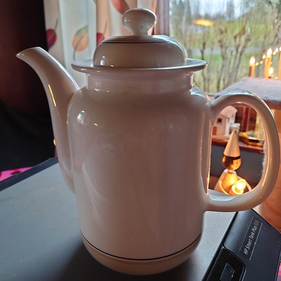 JUHLAPÖYTÄÄN! Arabian Seita Arctica kahvi-/tee-/vesikannu 1,4 l