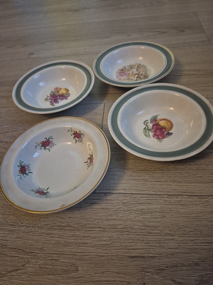 Arabian pienet syvät lautaset