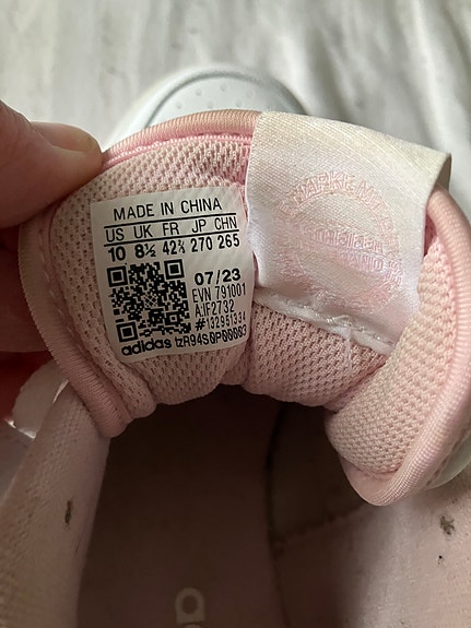 Aidot Adidaksen kengät reilu 42