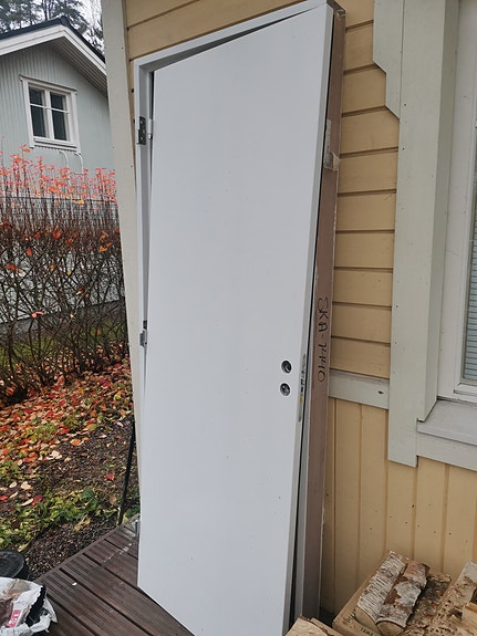 Käyttämätön Skaala ulko-ovi 9x23