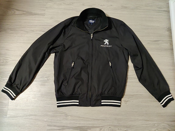 Peugeot Musta Takki koko S