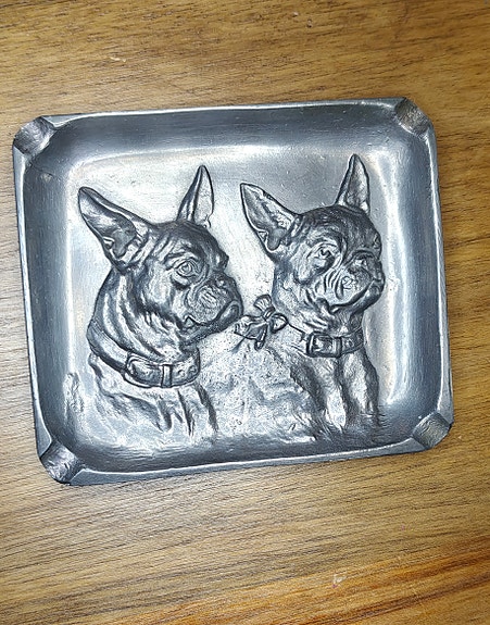 RanskanBulldog tuhkakuppi