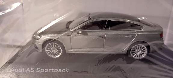 Pienoismalli Audi A5 Sportback 4-d 2016    1/43
