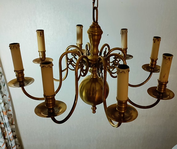 Messinkikynttelikkö 8 vartinen (hollantilaistyylinen)retro,vintage