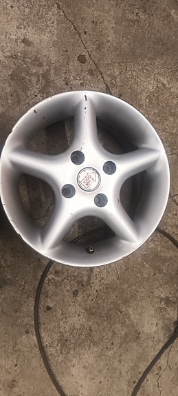 14" 4x108 et 35 alumiinivanteet