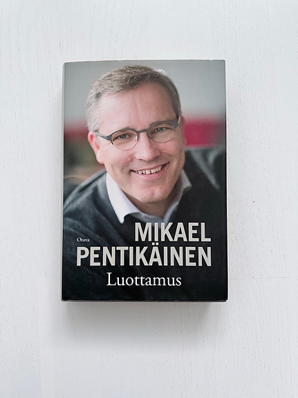 (UUSI!) Mikael Pentikäinen: Luottamus-kirja