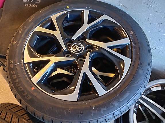 TOYOTA CHR ALUMIINIVANTEET