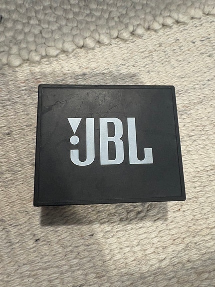 JBL GO kannettava Bluetooth-kaiutin – musta, kompakti ja tehokas ääni