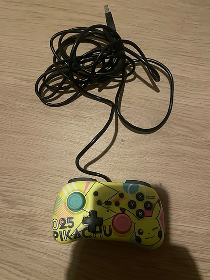 Pikachu nintendo ohjain