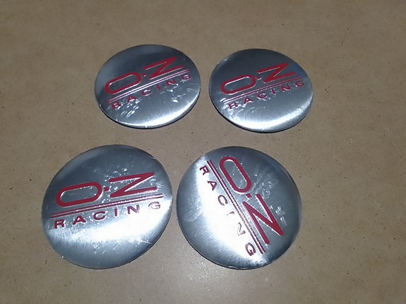 OZ RACING-keskiömerkit kotiin postitettuna