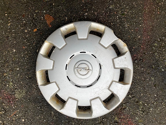 Opel vectra Alkuperäinen pölykapseli 16” 1Kpl