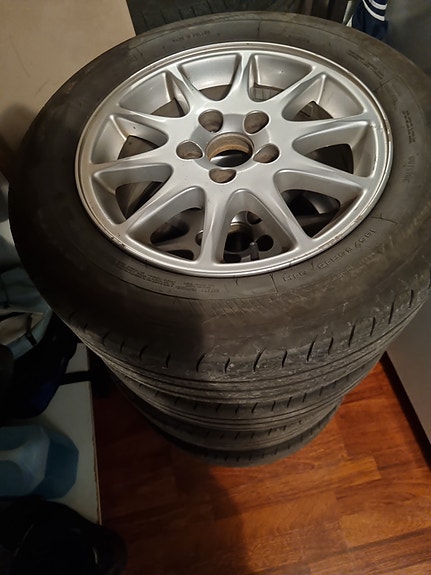 Kesärenkaat  huonot Volvo s60 02