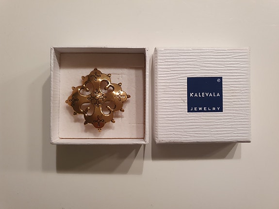 Kalevala koru Raja-Karjalan risti, pronssi