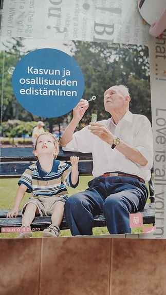 Lähihoitajan oppikirja