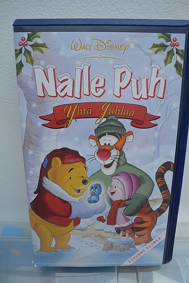 Tiikerin oma elokuva ja Nalle Puh yhtä Juhlaa vhs kasetit