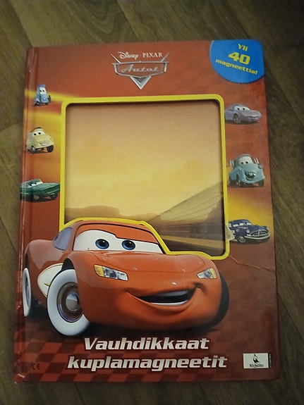 Disney autot kirja