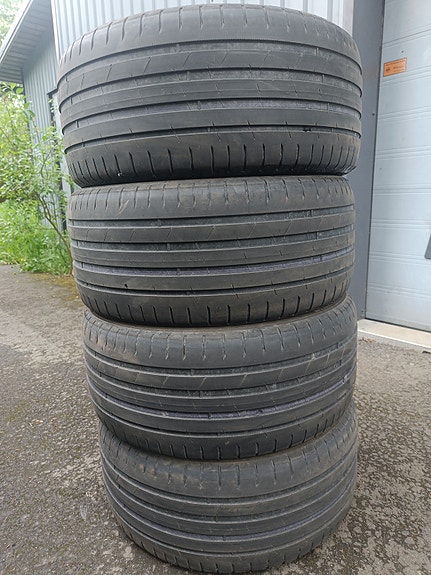 Hakka Black 2 255/40 ZR19 100Y XL