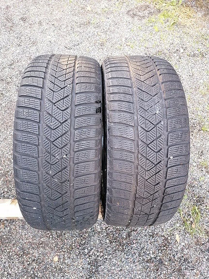 Kitkarenkaat 235/45 R18