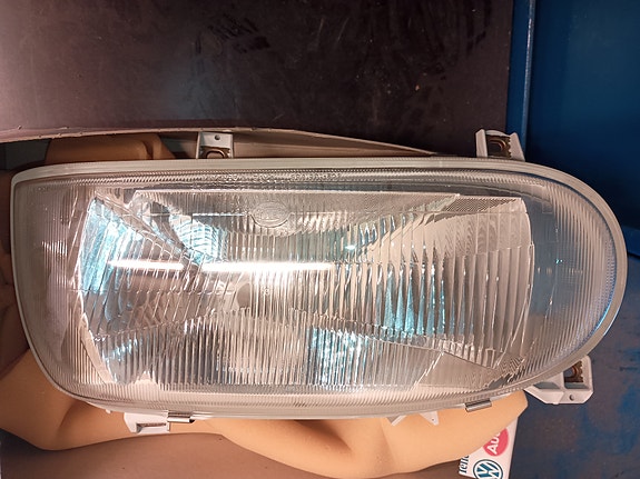 VW golf uusi umpio