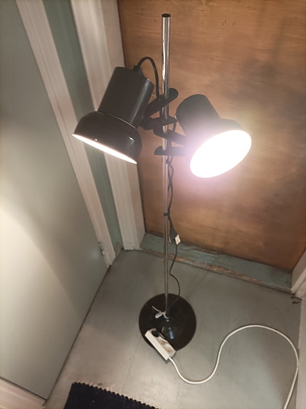 Retro lattiavalaisin