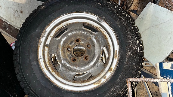 Volvo 240 hankook talvirenkaat