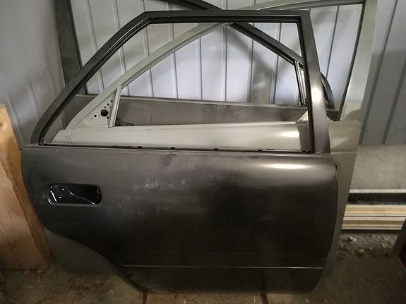 Toyota uusi takaovi