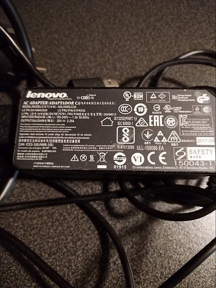 Lenovo kannettavan virtalähde