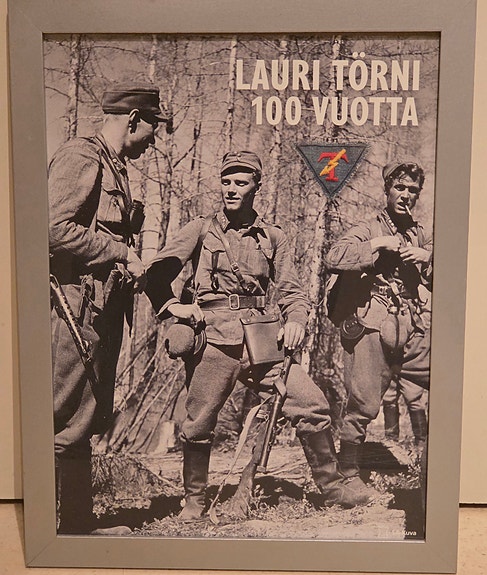 Lauri Törni 100 Vuotta Taulu