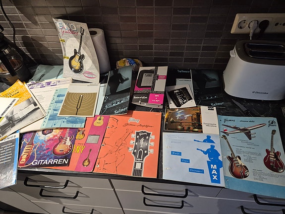 Musiikki instrumentti katalogeja 60 luvulta