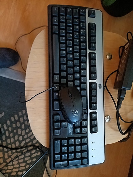 HP hiiri ja näppäimistö yhteishinta Toridiili-toimitettuna.