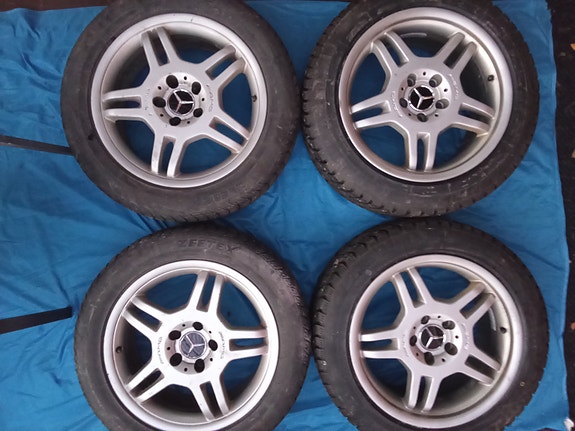 Mercedes AMG-vanteet nastarenkailla 17"