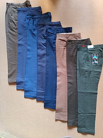 Vintage housuja