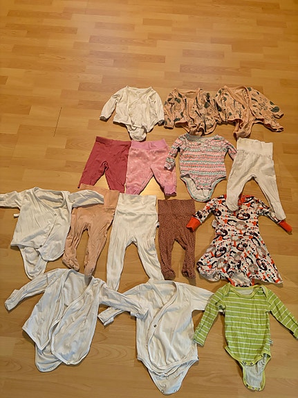 Tyttöjen vaatepaketti koko 50-56