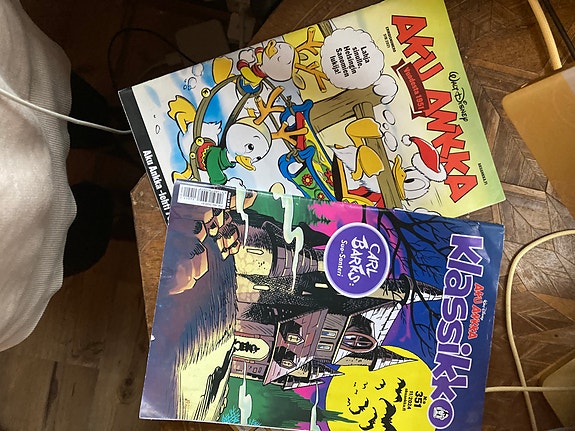 2 Aku Ankka lehteä