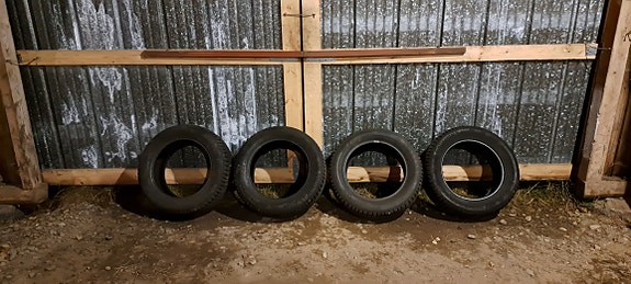 205/60 R16 Kitkarenkaat