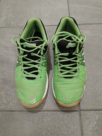 Myydään vihreät Asics Gel-Upcourt sisäpelikengät